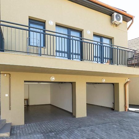 Star Apartman Eger Buitenkant foto