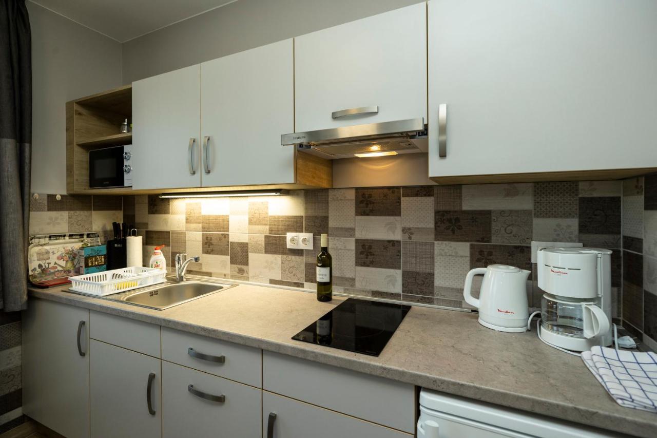 Star Apartman Eger Buitenkant foto