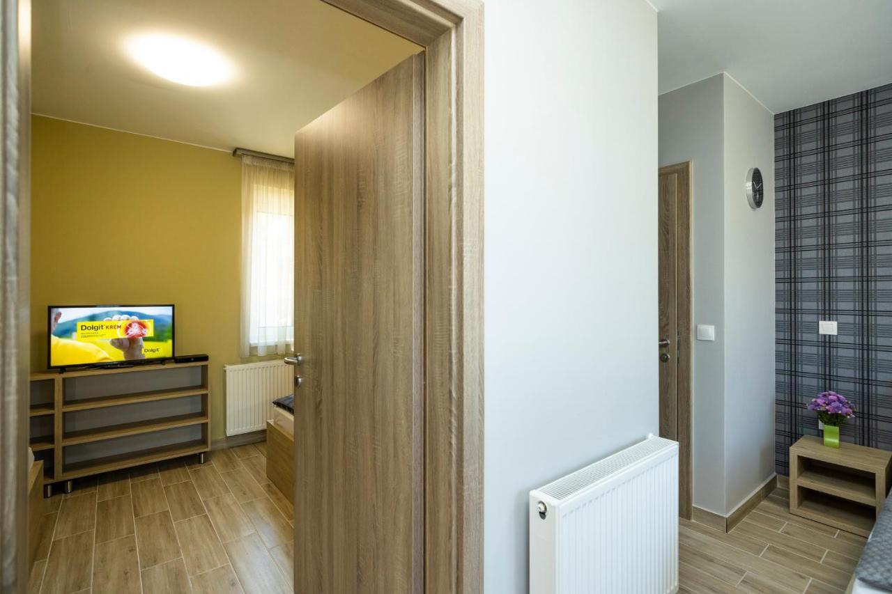 Star Apartman Eger Buitenkant foto