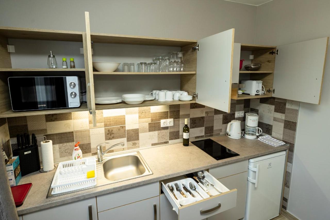 Star Apartman Eger Buitenkant foto