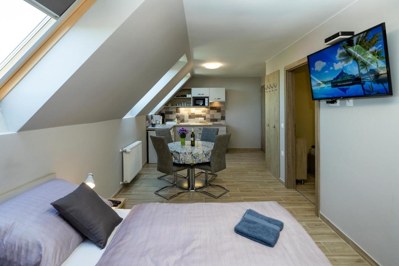 Star Apartman Eger Buitenkant foto