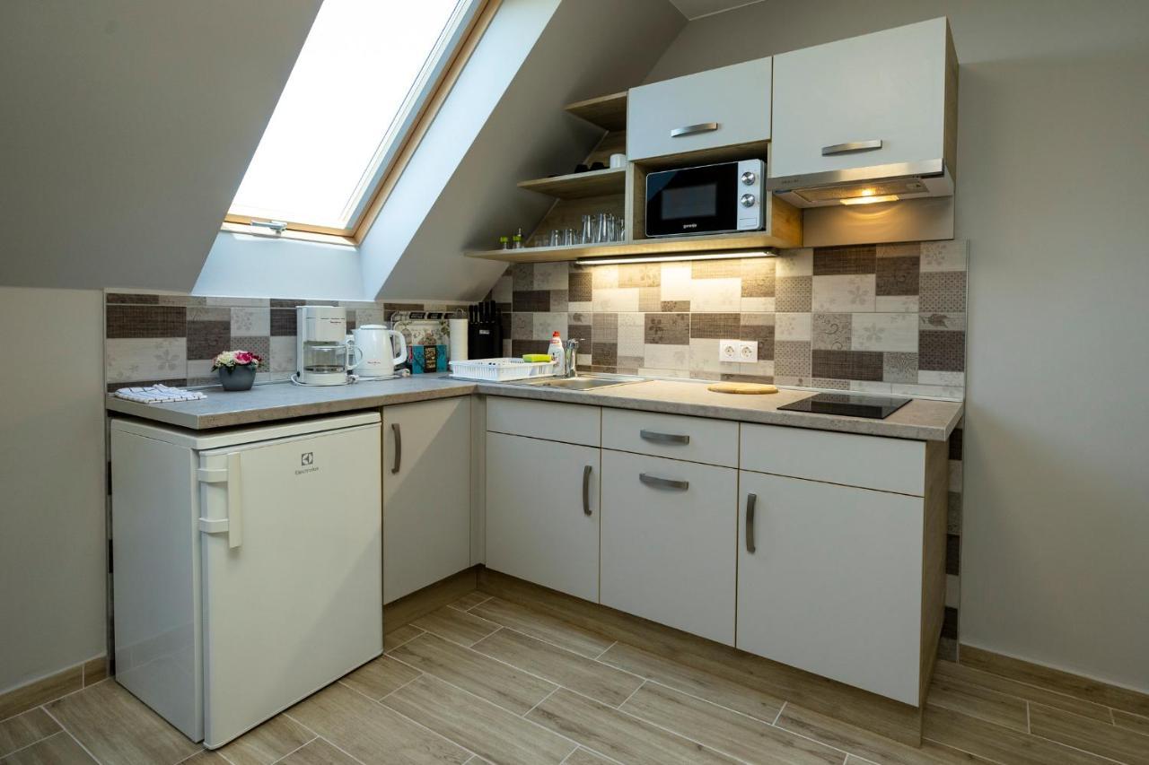 Star Apartman Eger Buitenkant foto