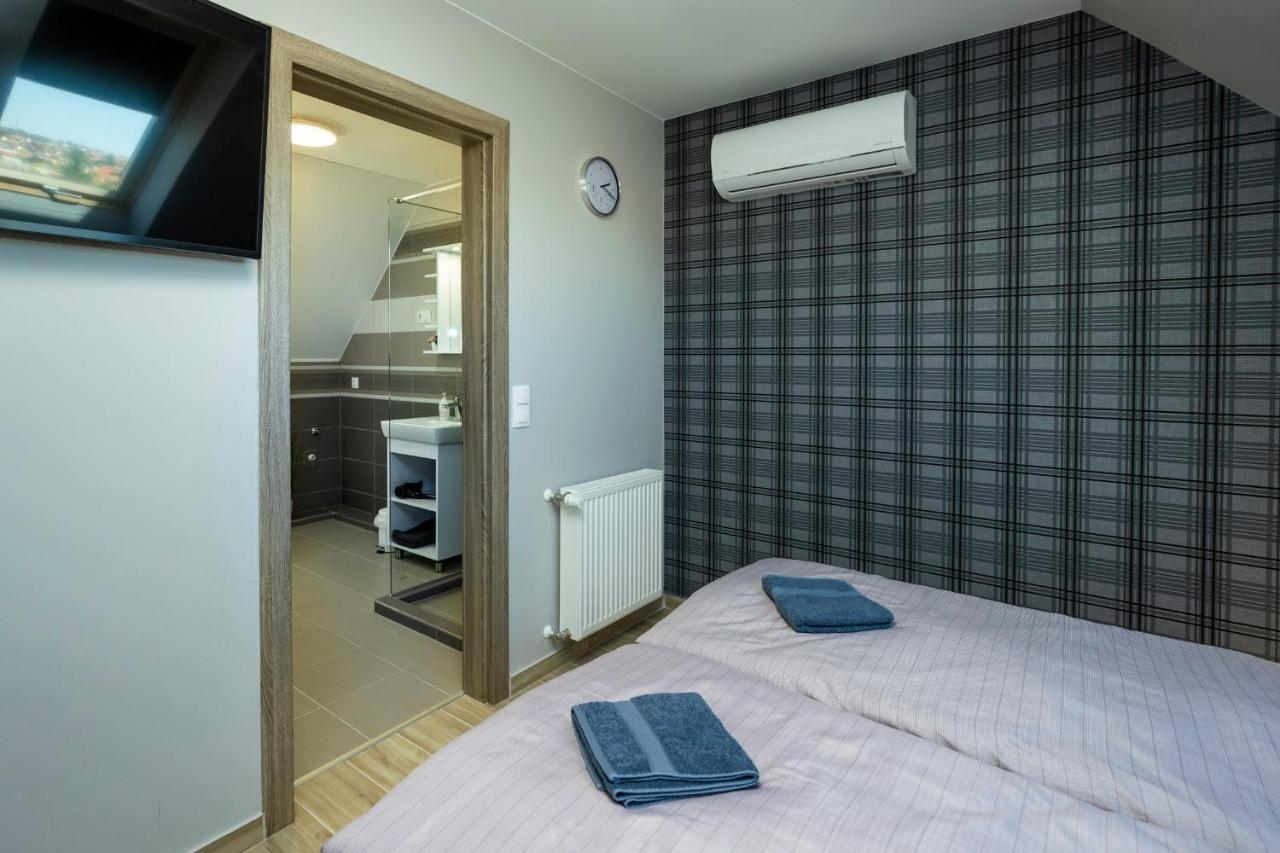 Star Apartman Eger Buitenkant foto